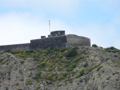 Старый форт на вершине