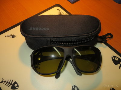 полярики.Yellow lenses/black frame. size L. 30 евро<br />http://www.aos.cc/shop-fly-fishing/polarized-sunglasses/cocoons-fit-over-sunglasses-l-pilot.html