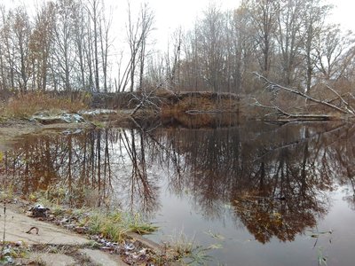 Метра 4 береговой линии затоплено.